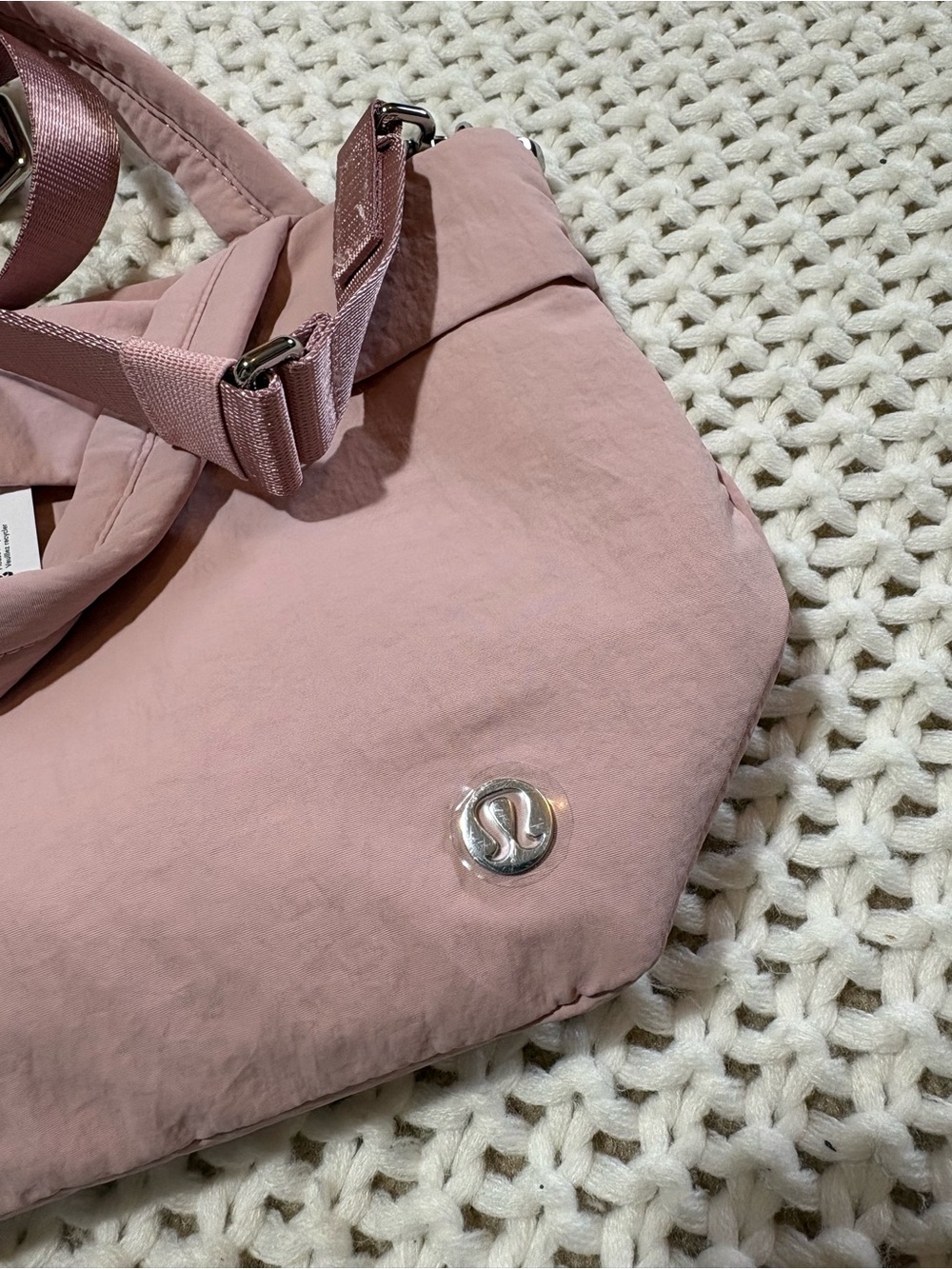NWT lululemon on my level small tote in pink haze - Picture 8 of 13